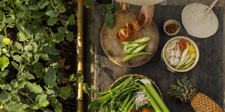 10 Supercharged Foods to Boost Your Metabolism and Burn Fat Fast: A Nutritionist’s Guide